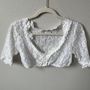 White lace undershirt / crop top